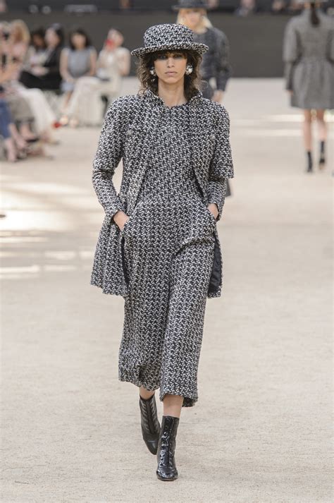 desfile chanel 2018 grand palais paris|Haute couture: défilé Chanel au Grand Palais à Paris .